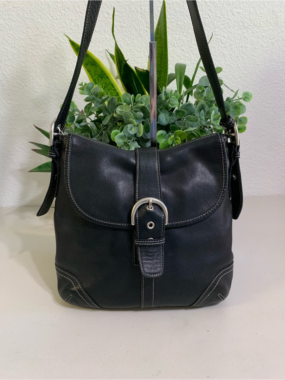 👜💕 Coach Black Leather Shoulder Bag with Buckle Accent